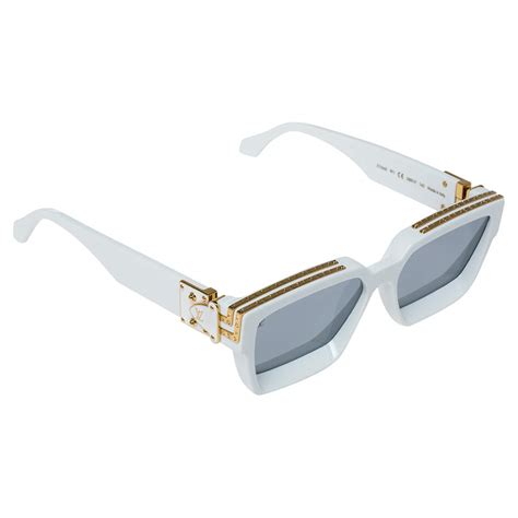 louis vuitton white sun glasses.